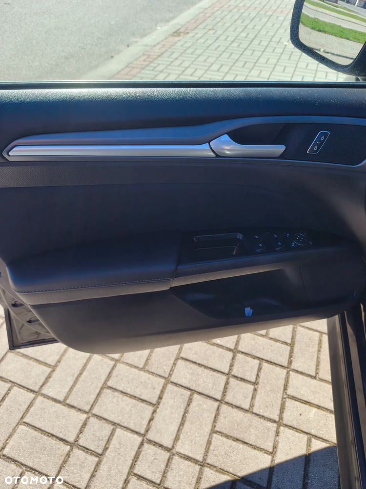 Ford Mondeo - 29