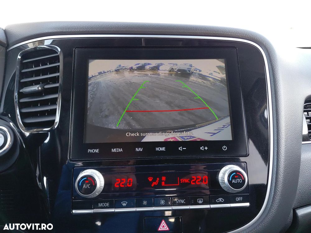 Mitsubishi Outlander 2.4 4WD Spirit - 24