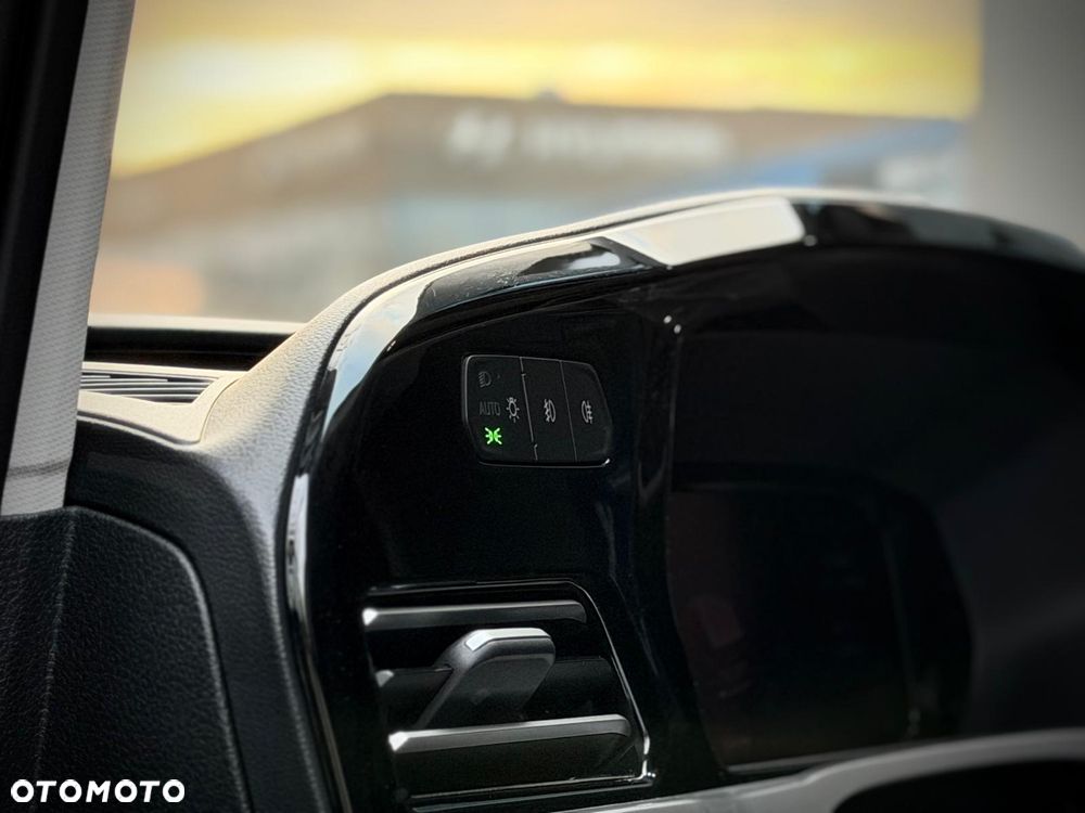 Ford Tourneo Connect Grand - 36