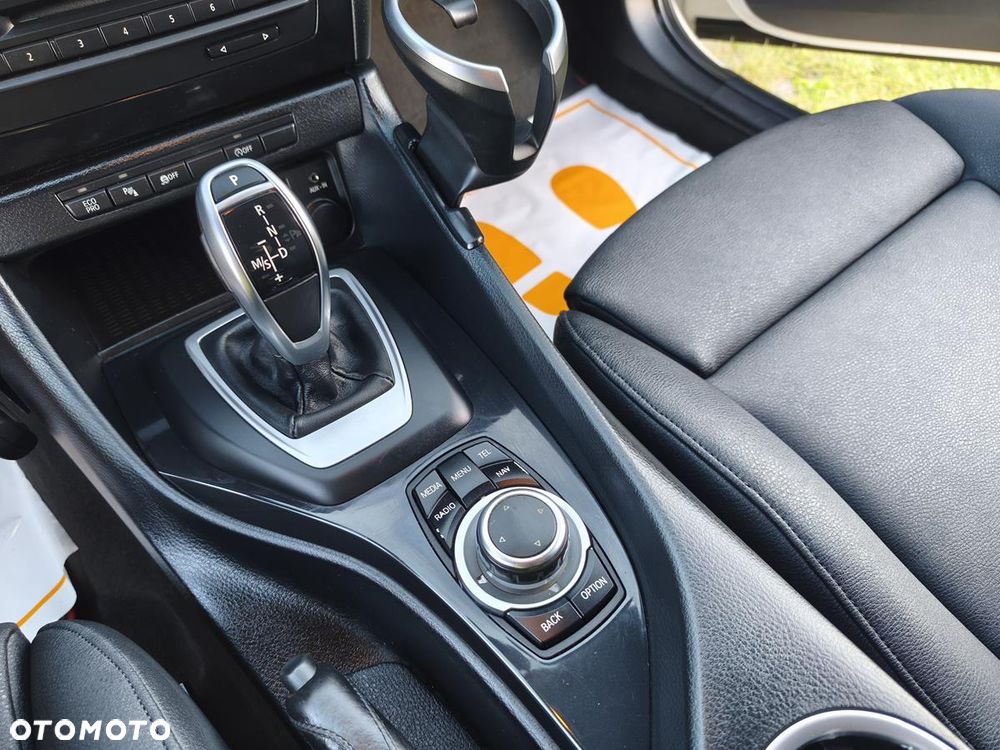 BMW X1 sDrive18d xLine - 24