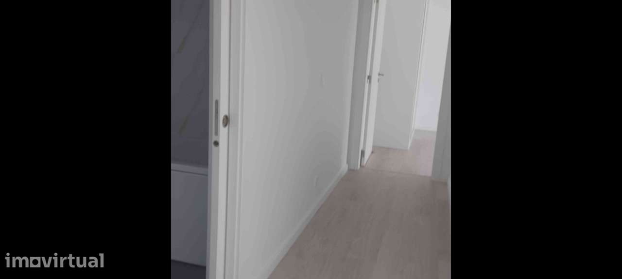 T2 Moderno com Garagem - Grande imagem: 3/7