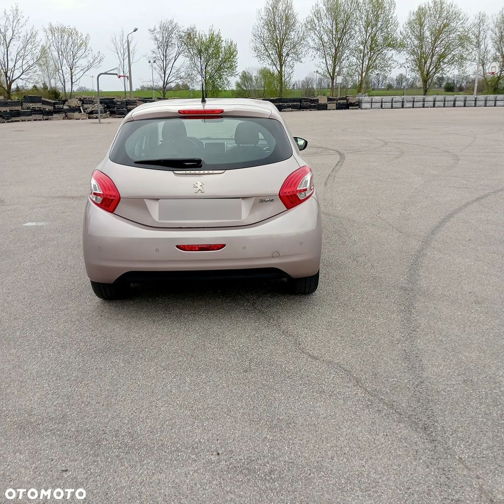 Peugeot 208 1.2 PureTech Allure - 5