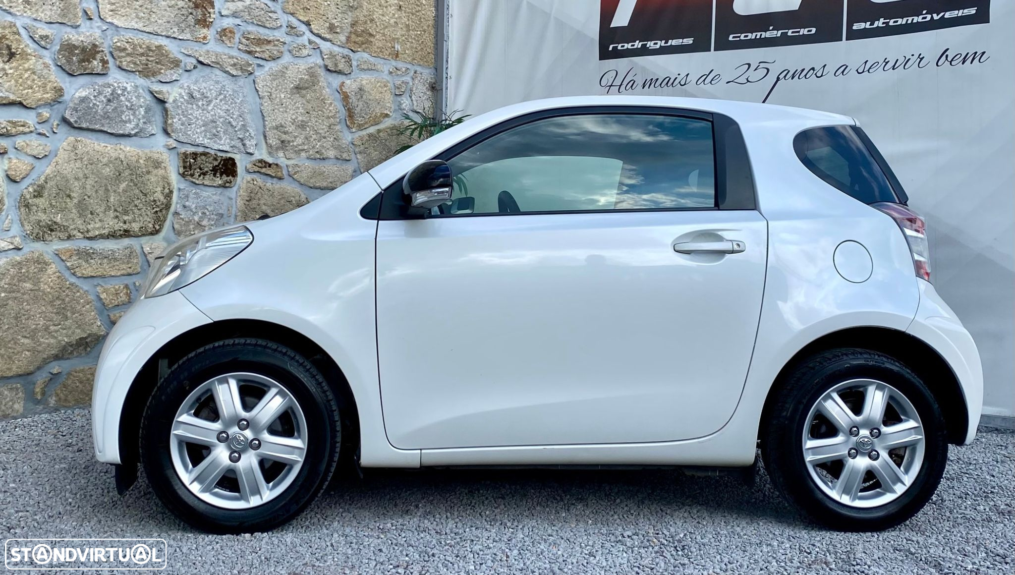 Toyota iQ 1.4 D-4D 2 NAVI+Bluetooth - 25