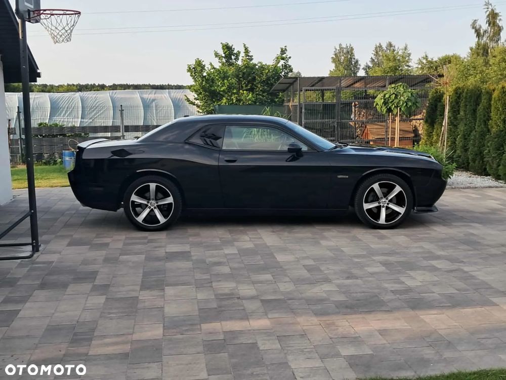 Dodge Challenger - 7
