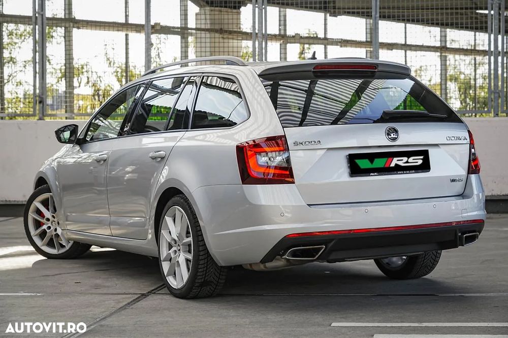 Skoda Octavia Combi 2.0 TDI DSG RS - 15