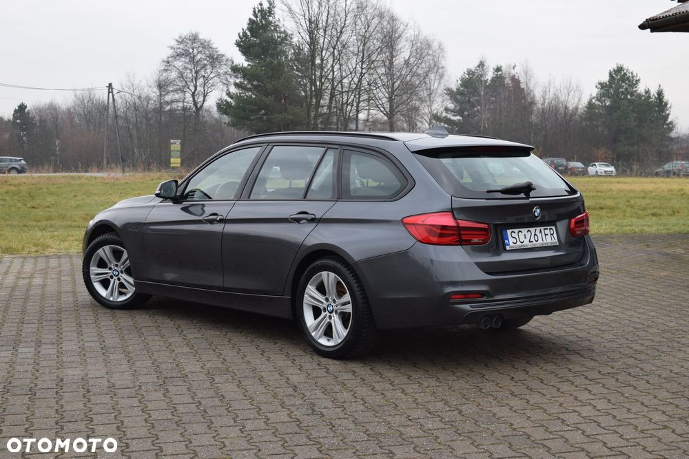 BMW Seria 3 320d xDrive Sport Line - 4