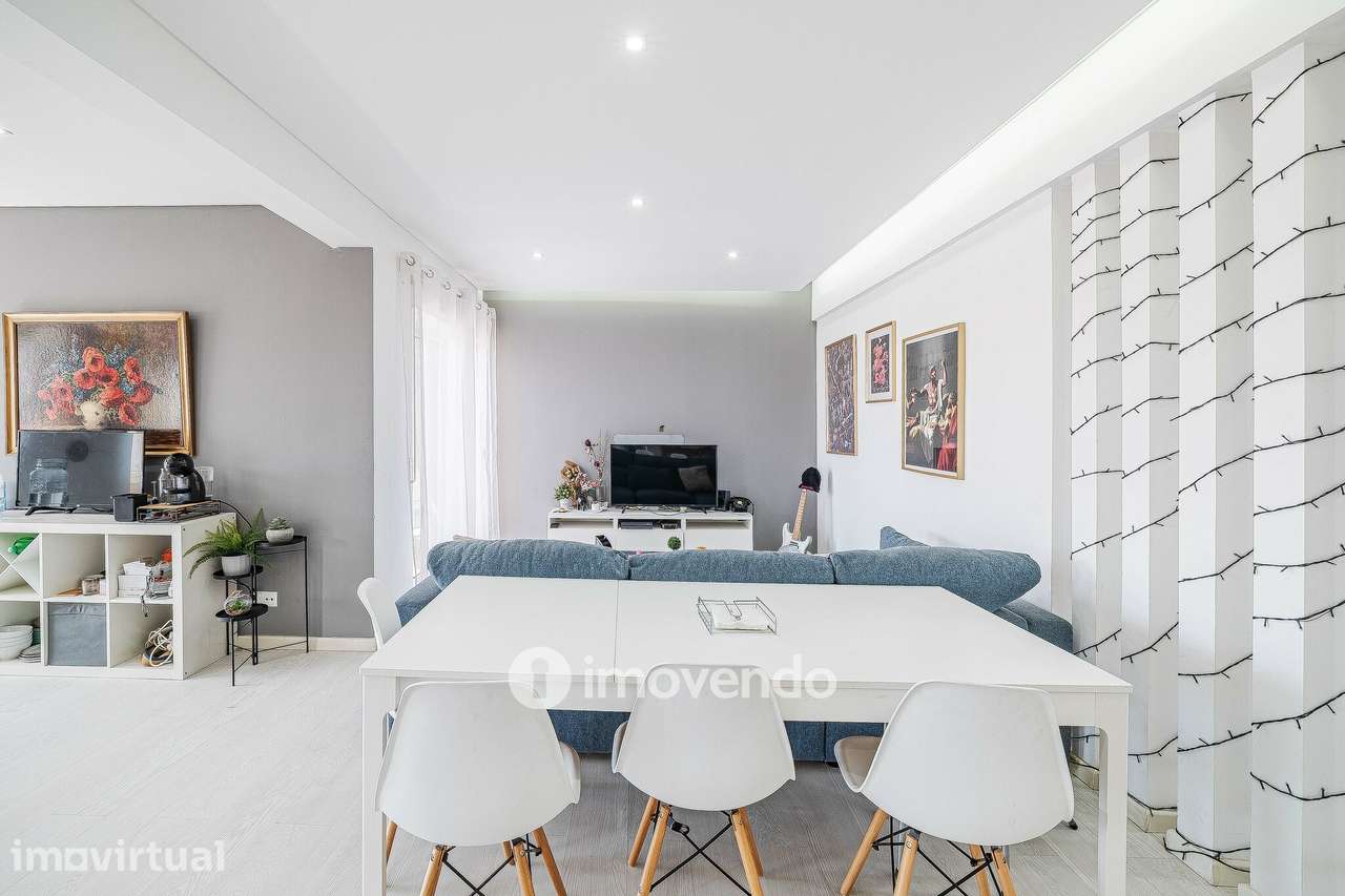 Apartamento T2 luminoso, totalmente remodelado, em Corroios - Grande imagem: 5/33