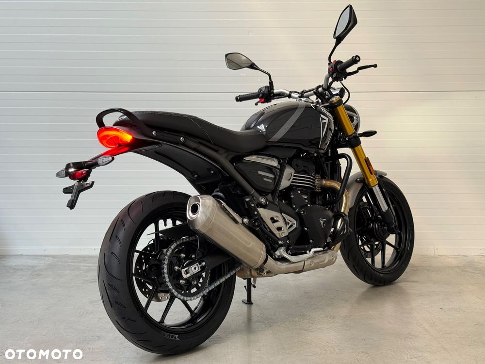 Triumph Inny - 4