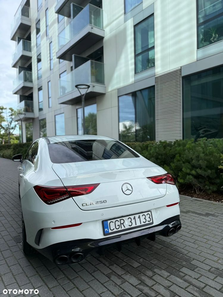 Mercedes-Benz CLA 250 Progressive 7G-DCT - 4