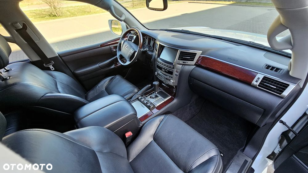 Lexus LX 570 Omotenashi - 20
