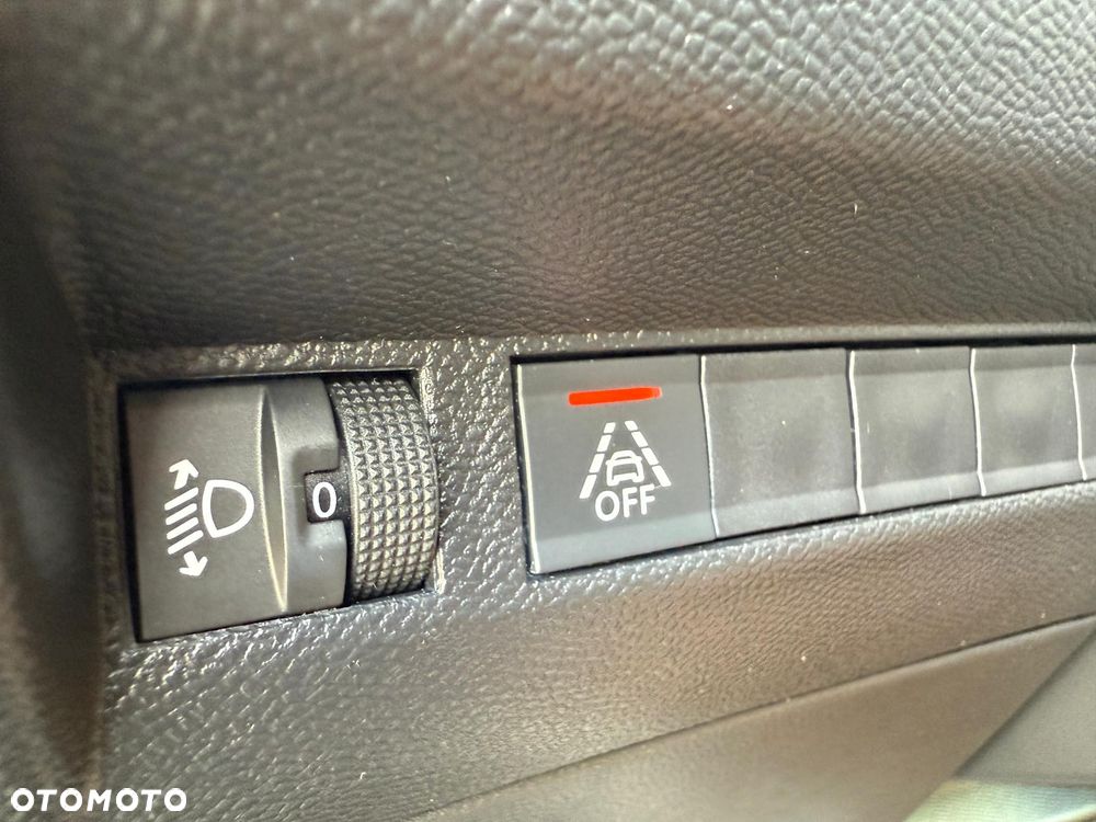 Peugeot 2008 PureTech 100 Style S&S BVM6 - 18