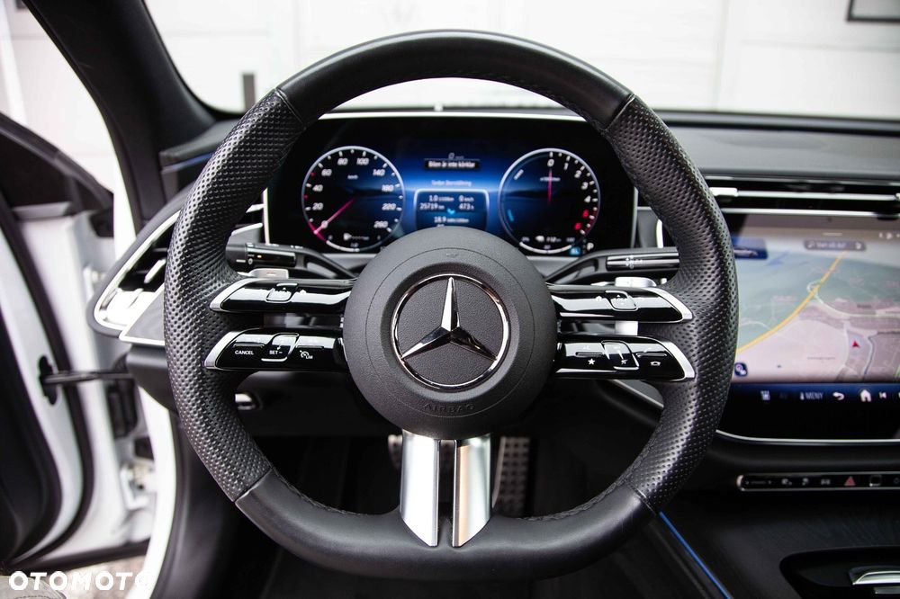 Mercedes-Benz Klasa E 300 de 4-Matic AMG - 12