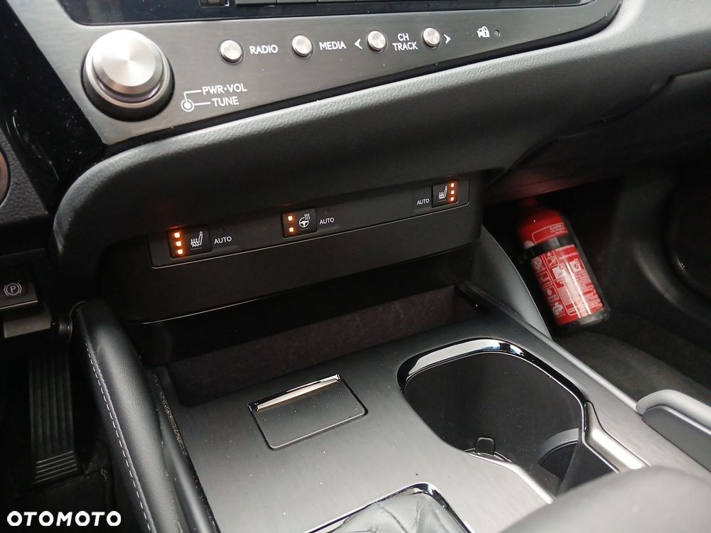 Lexus ES 300h Business Edition - 20