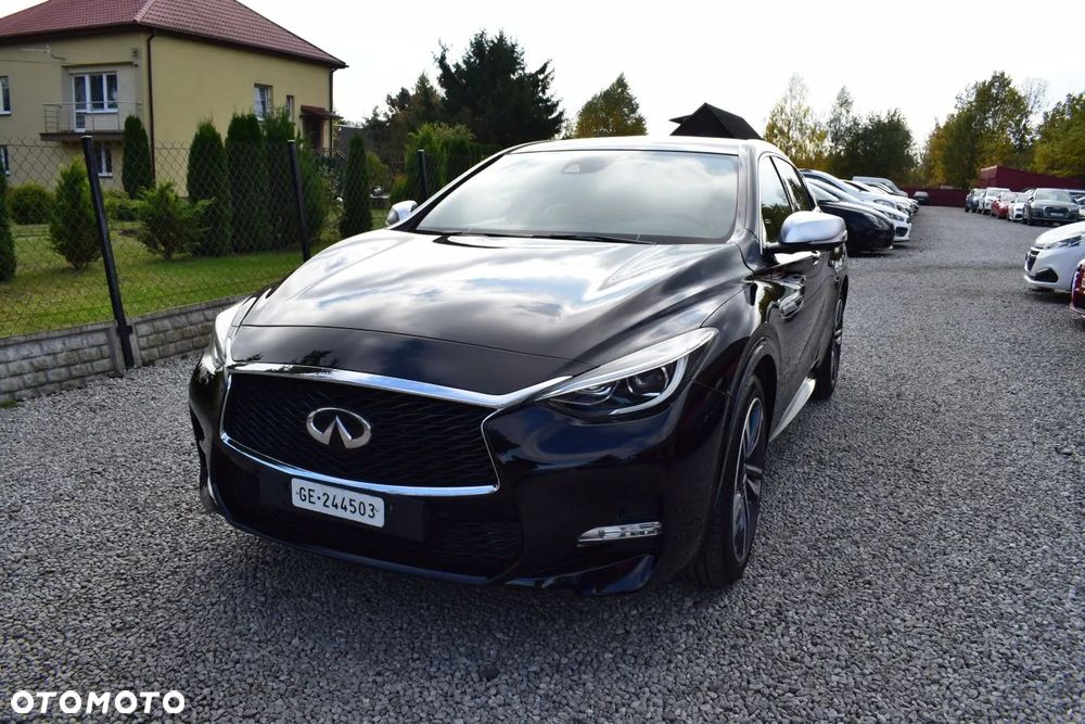 Infiniti Q30 - 6