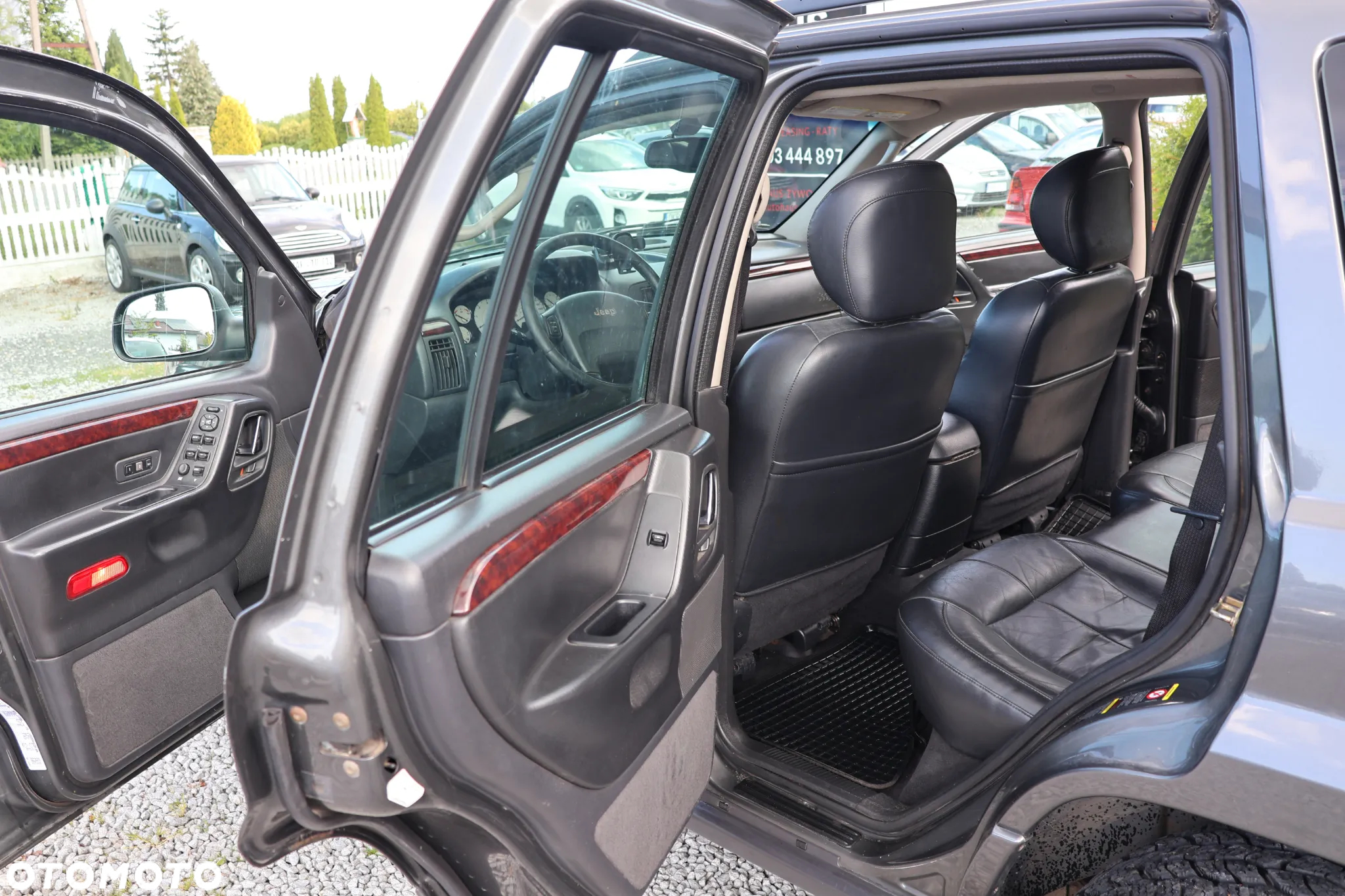 Jeep Grand Cherokee - 9