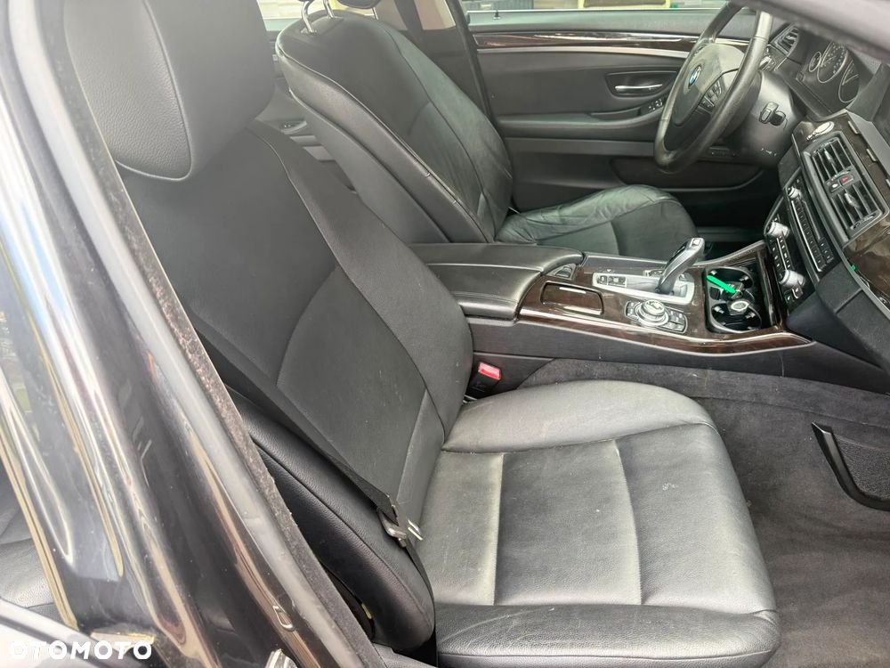 BMW Seria 5 528i xDrive - 9