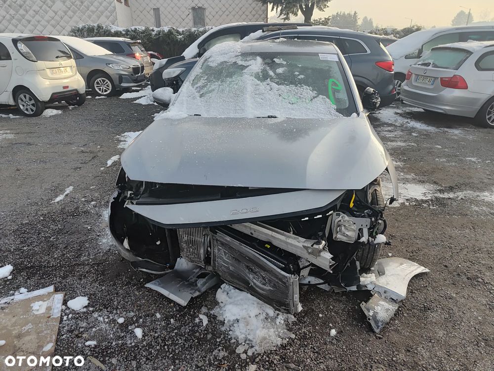 Peugeot 208 PureTech 130 EAT8 Allure Pack - 19