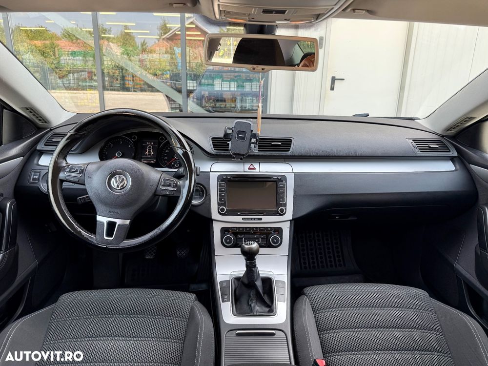 Volkswagen Passat CC - 8