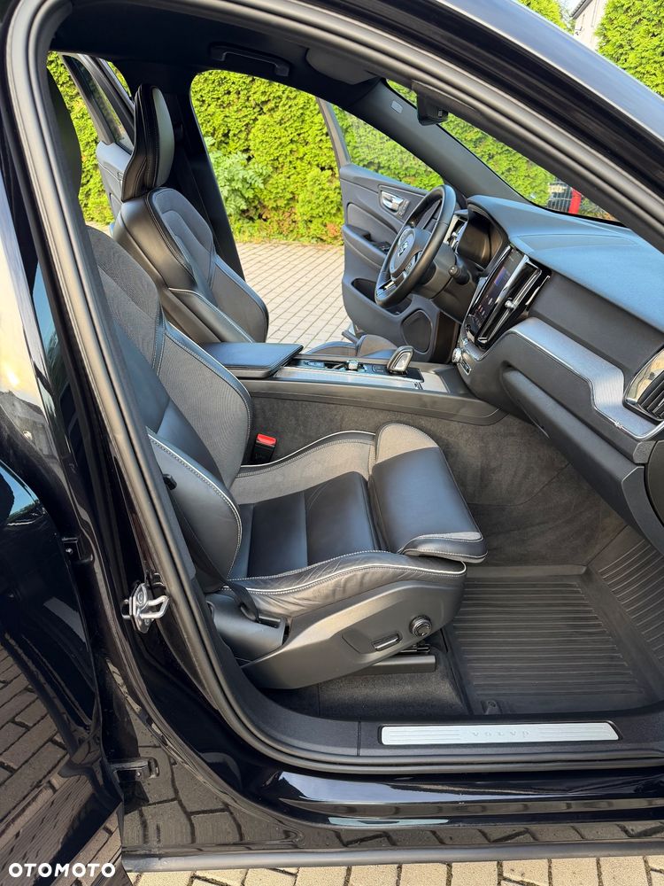 Volvo XC 60 B4 D AWD R-Design - 12