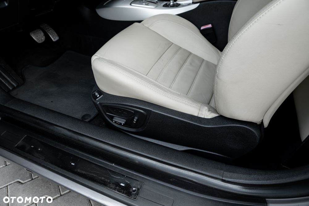 Renault Laguna V6 dCi 235 FAP GT - 19