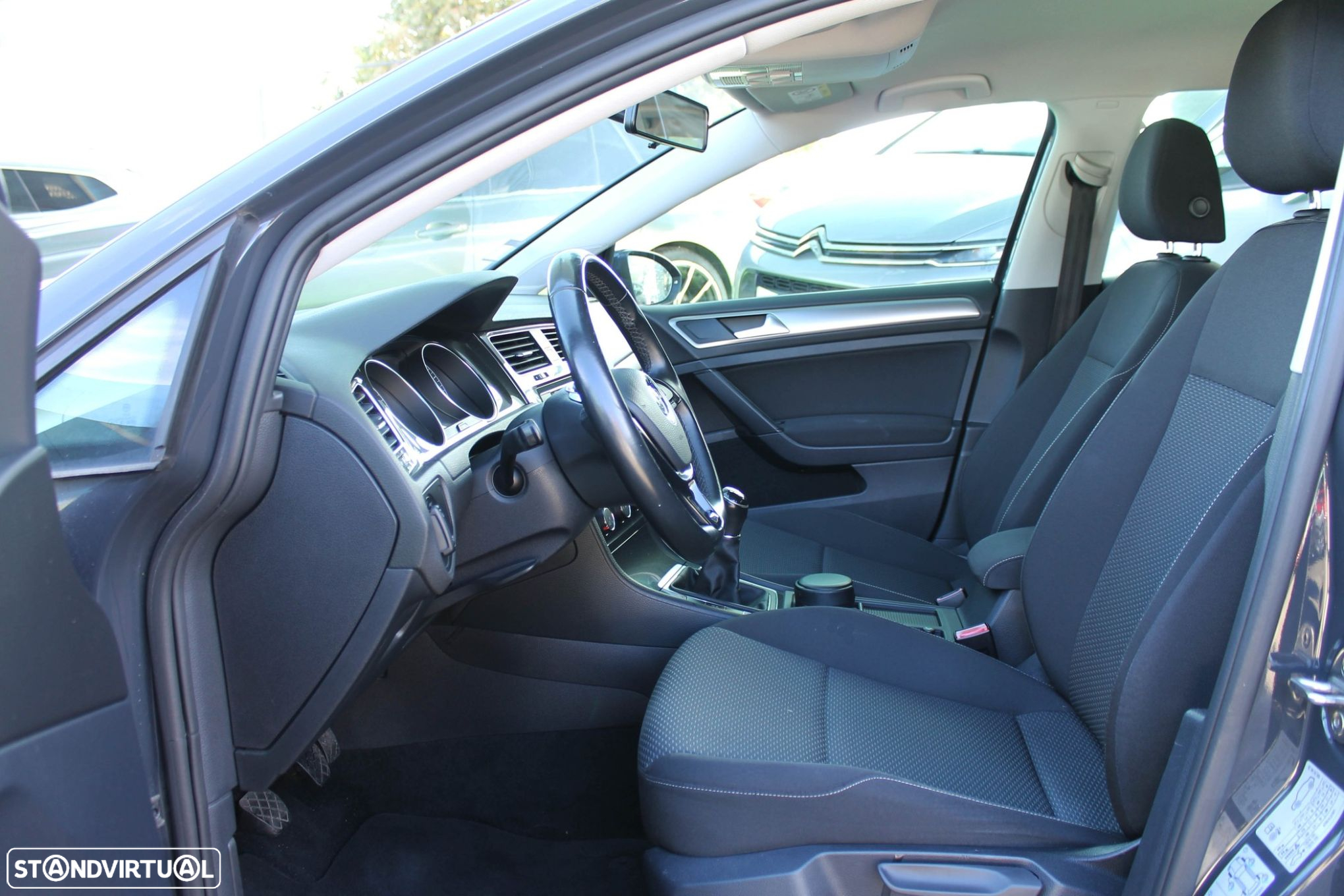 VW Golf - 32