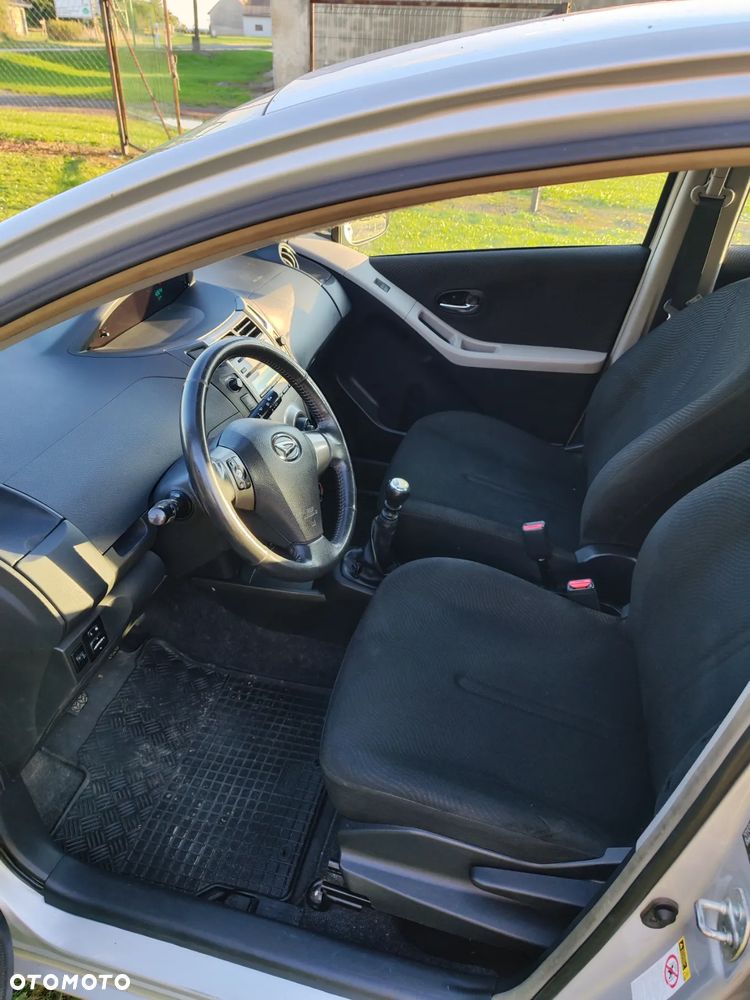 Toyota Yaris - 7