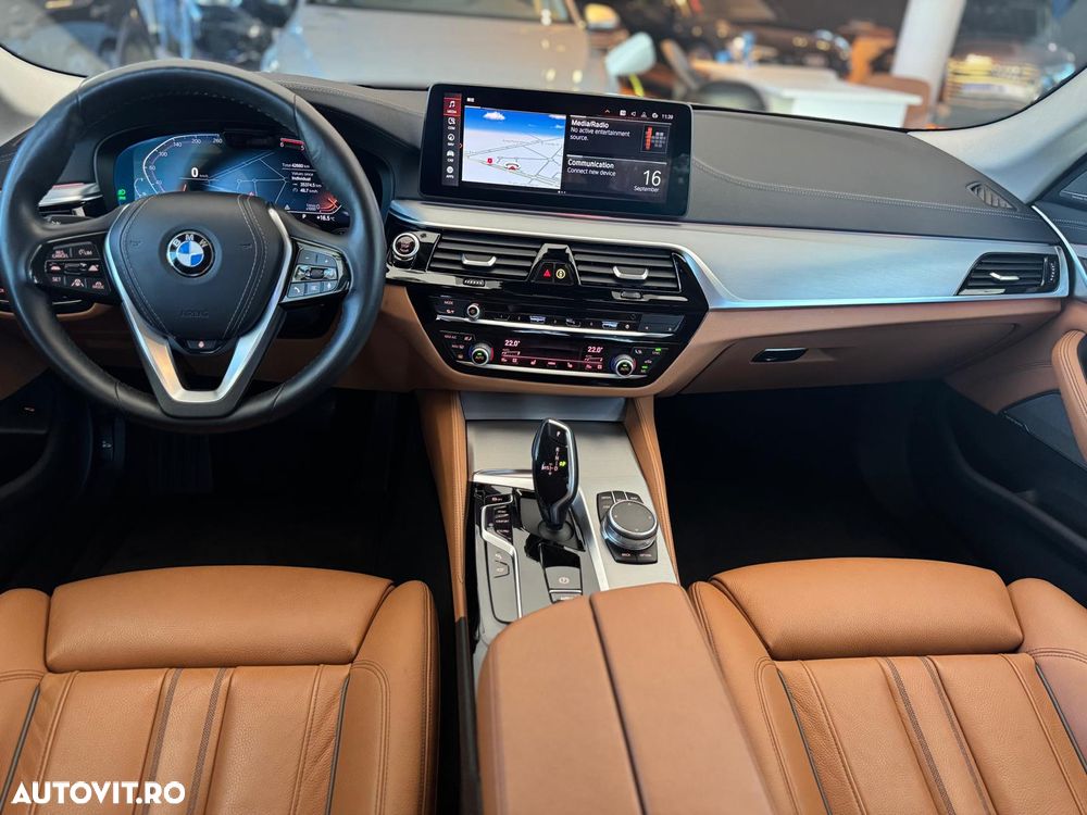 BMW Seria 5 530d xDrive AT MHEV - 11