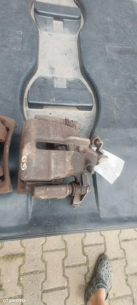 Zaciski hamulcowe vw t5 t6 tył komplet - 2