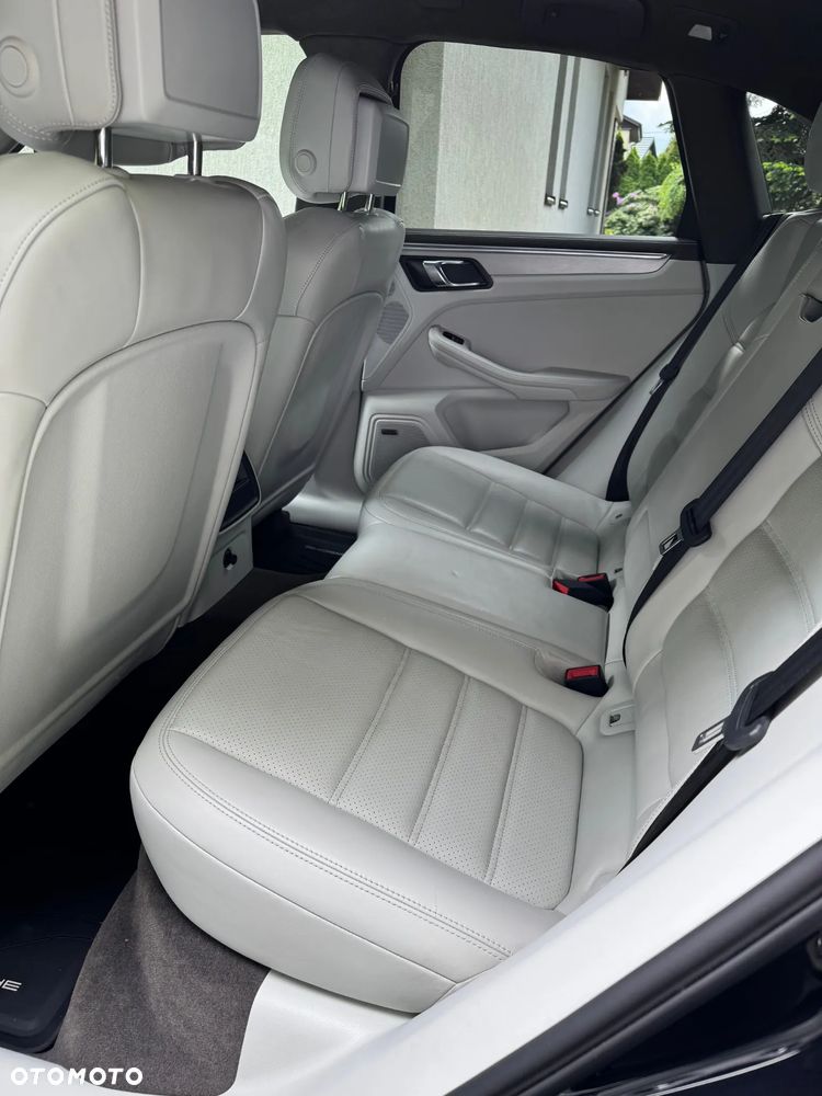 Porsche Macan - 11