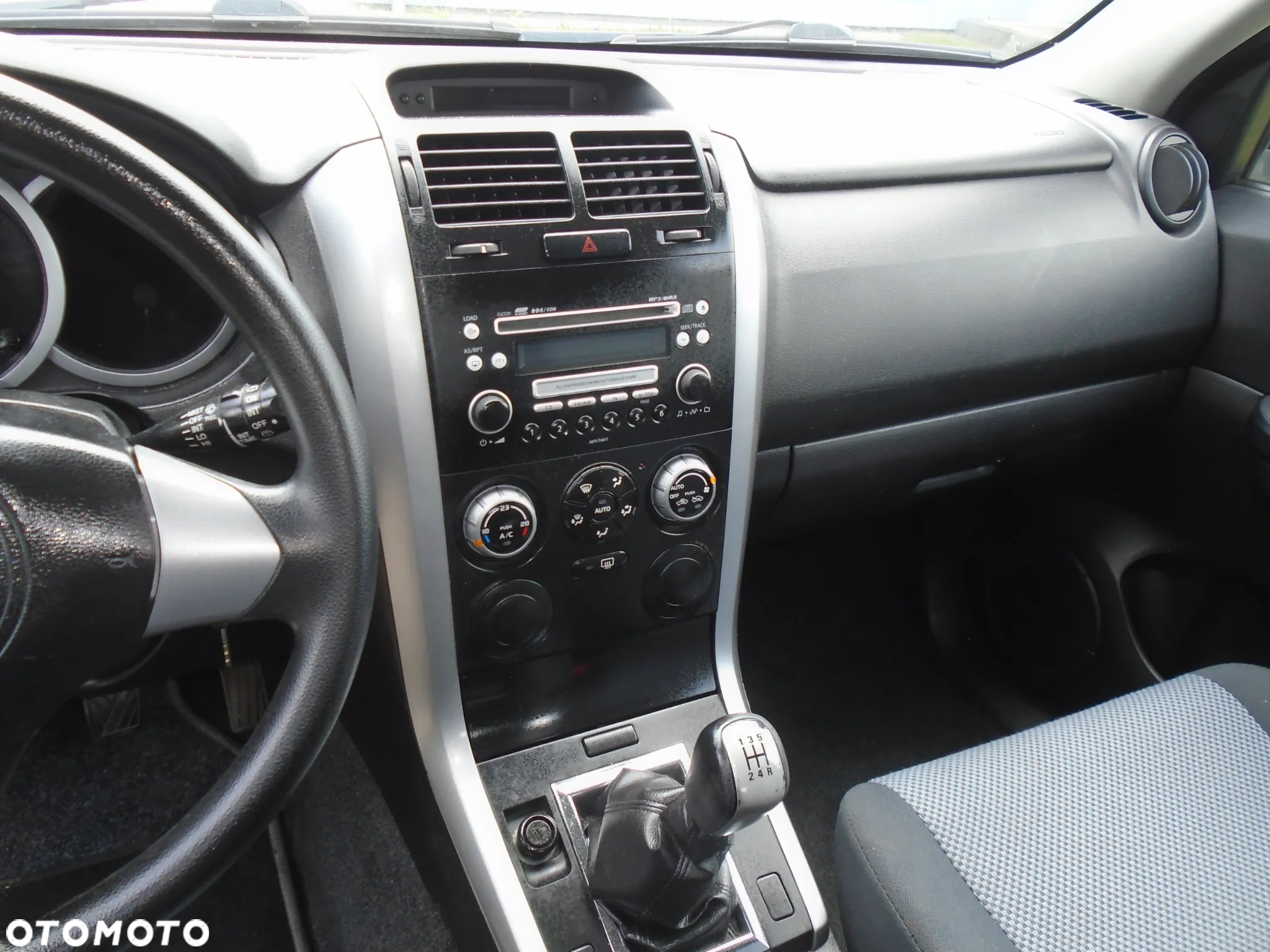 Suzuki Grand Vitara 1.6 Comfort - 12