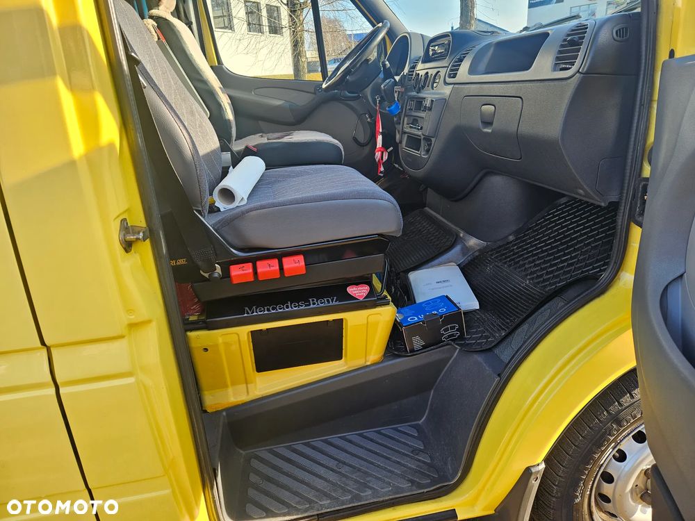 Mercedes-Benz Sprinter - 15