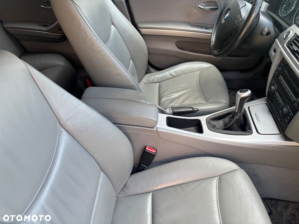 BMW Seria 3 325i - 5