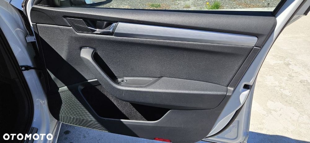 Skoda Superb 2.0 TDI SCR Ambition DSG - 38