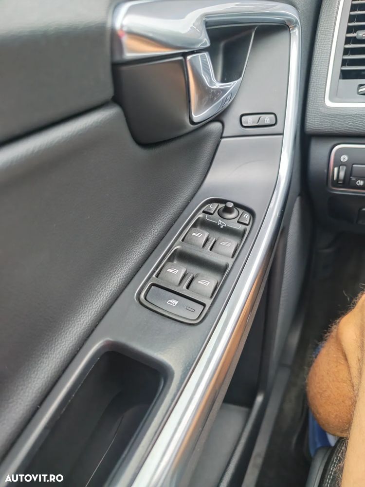 Volvo XC 60 D5 AWD Start-Stop Summum - 5