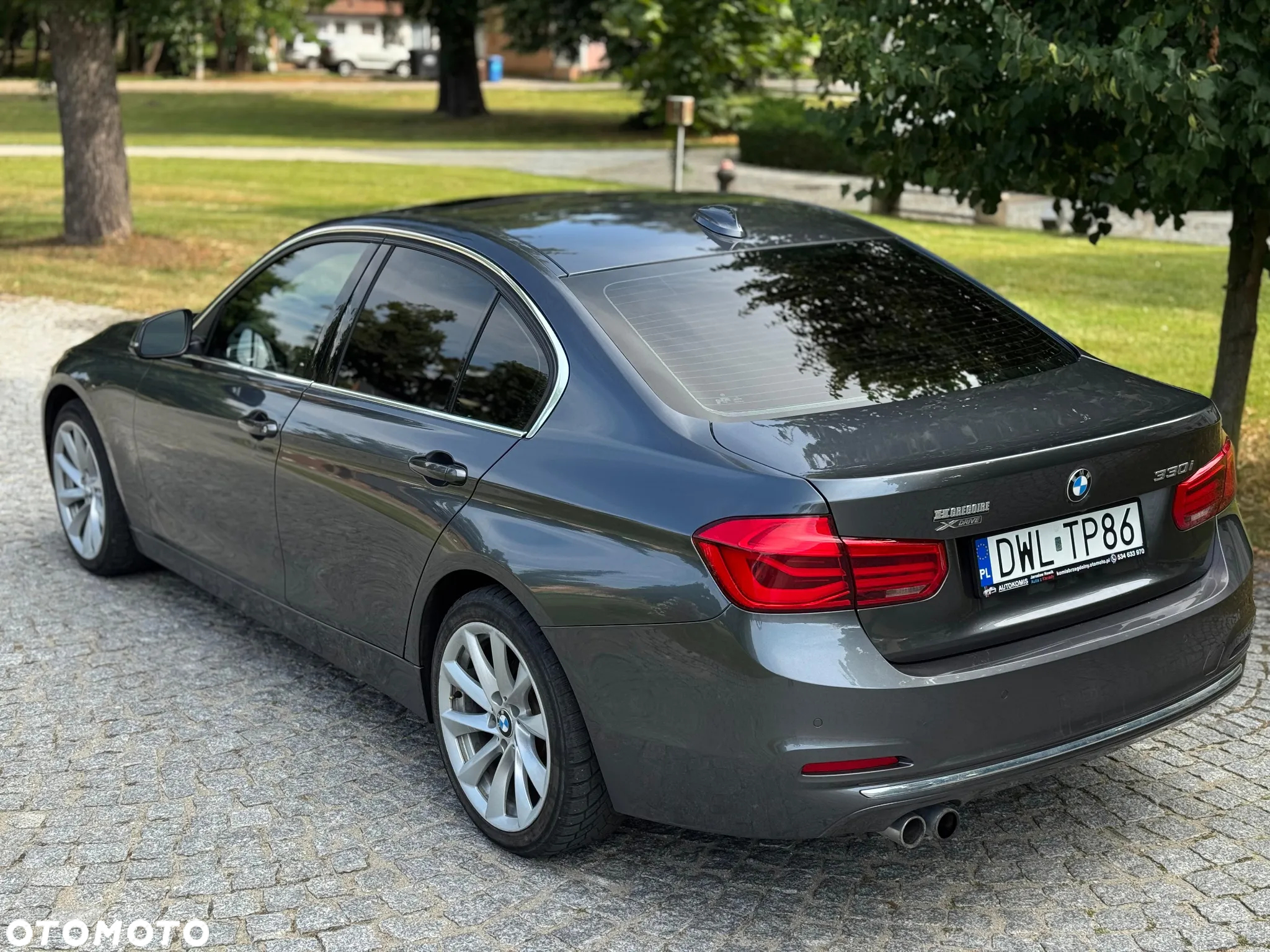 BMW Seria 3 330i - 37