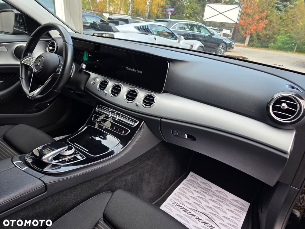 Mercedes-Benz Klasa E 220 d 9G-TRONIC Avantgarde - 24