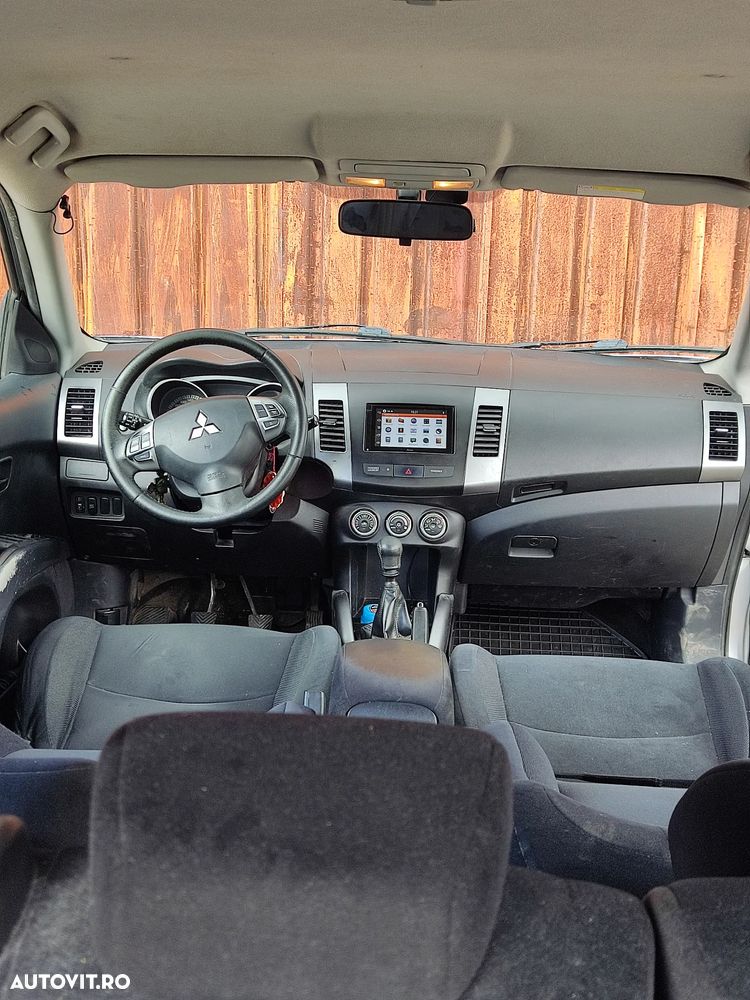 Mitsubishi Outlander 2.0 DI-D Instyle - 2