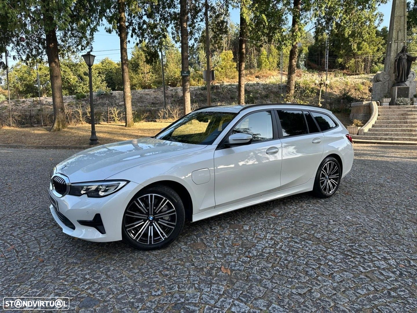 BMW 330 e Touring Corporate Edition Auto - 24