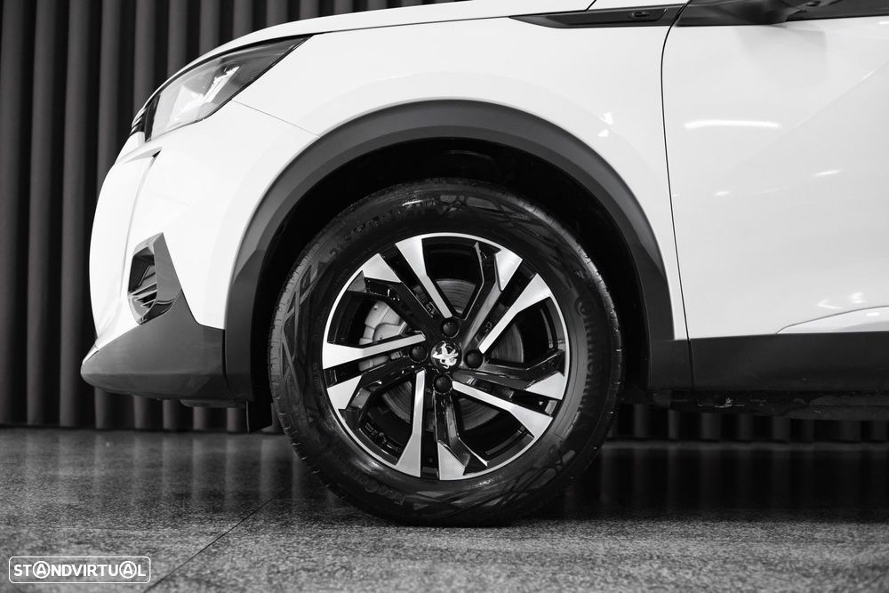 Peugeot e-2008 Allure - 8