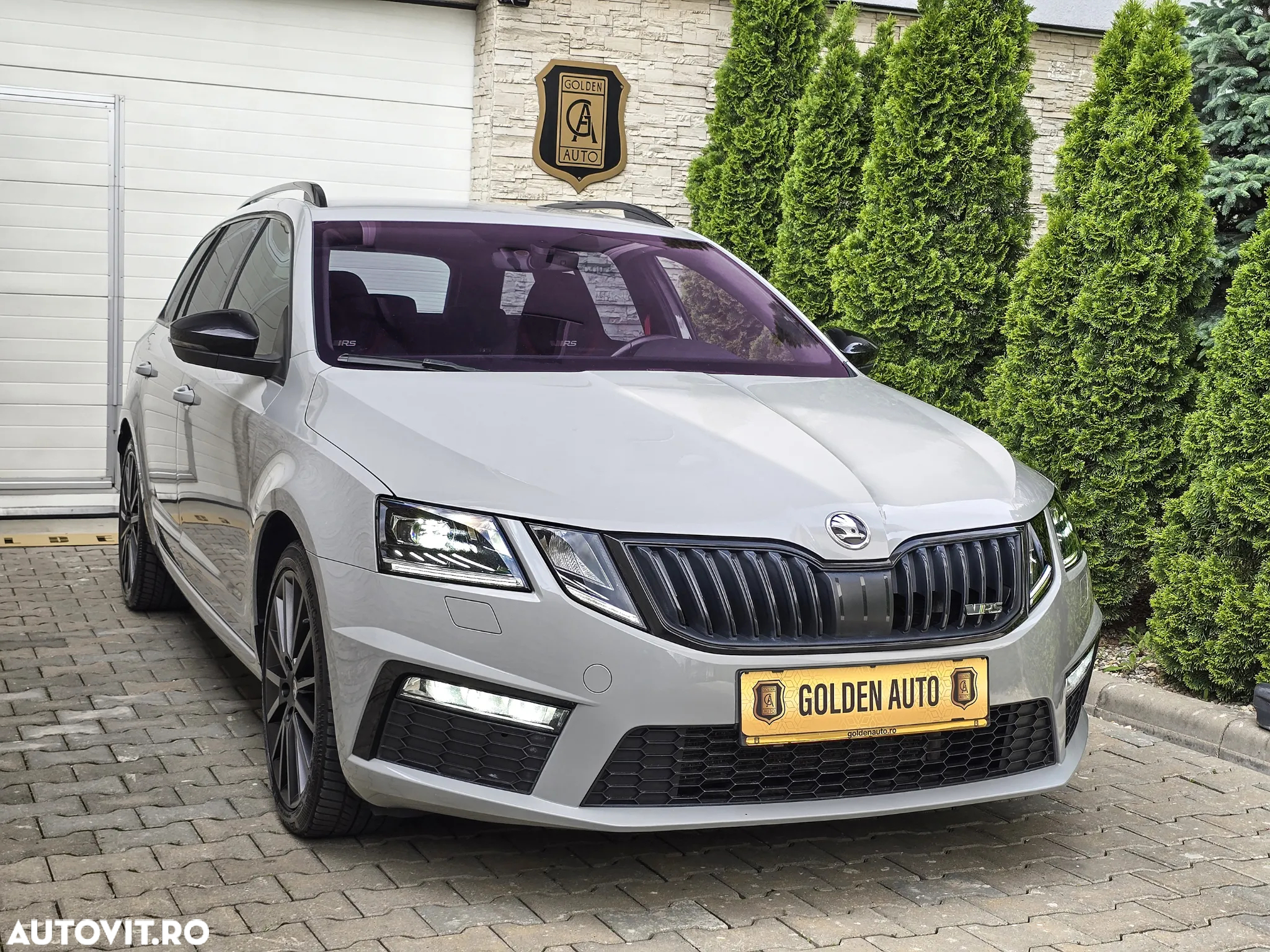 Skoda Octavia Combi 2.0 TSI DSG RS 245 - 32