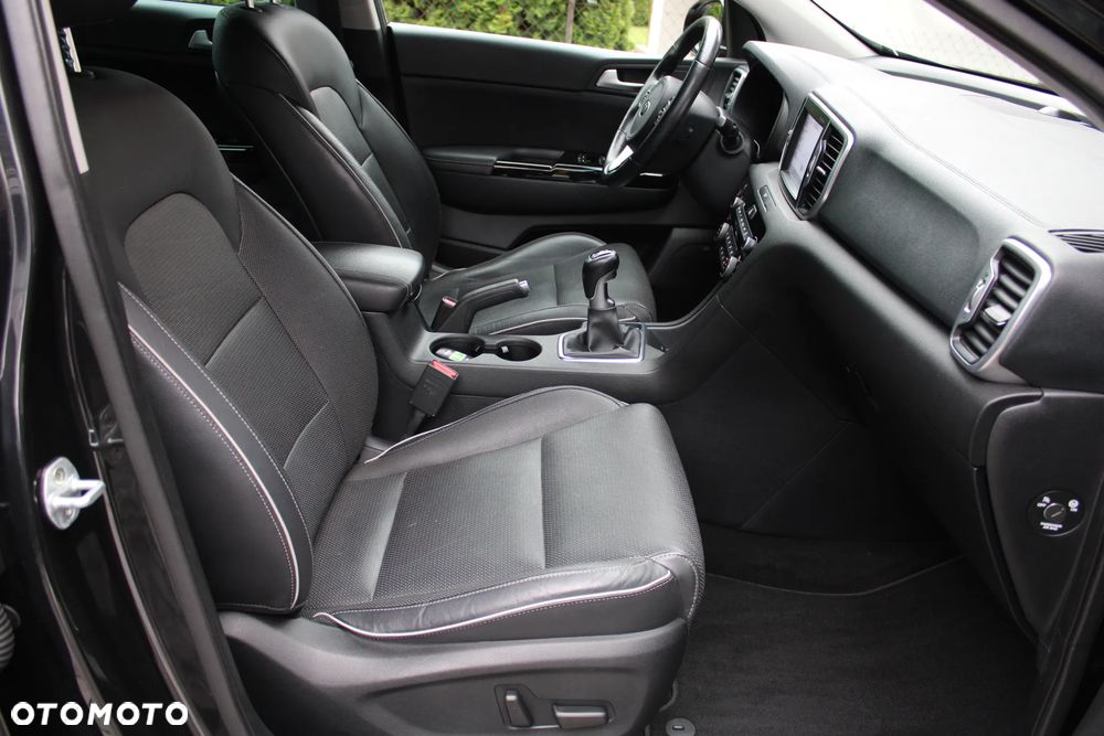 Kia Sportage 1.7 CRDI 2WD ISG Dream-Team Edition - 30