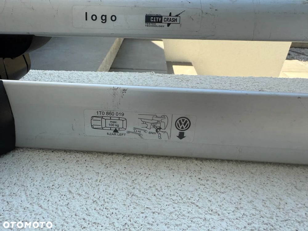 VW Touran 04-15 bagażnik oryginał Alu klucz - 3