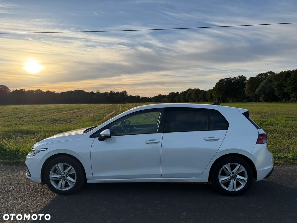 Volkswagen Golf 1.0 eTSI Life DSG - 1