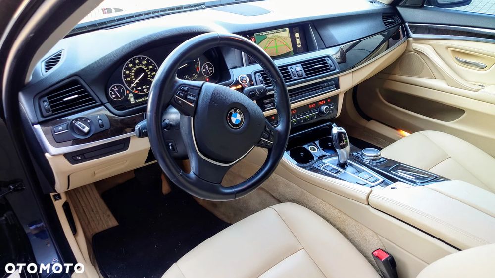 BMW Seria 5 535i - 12