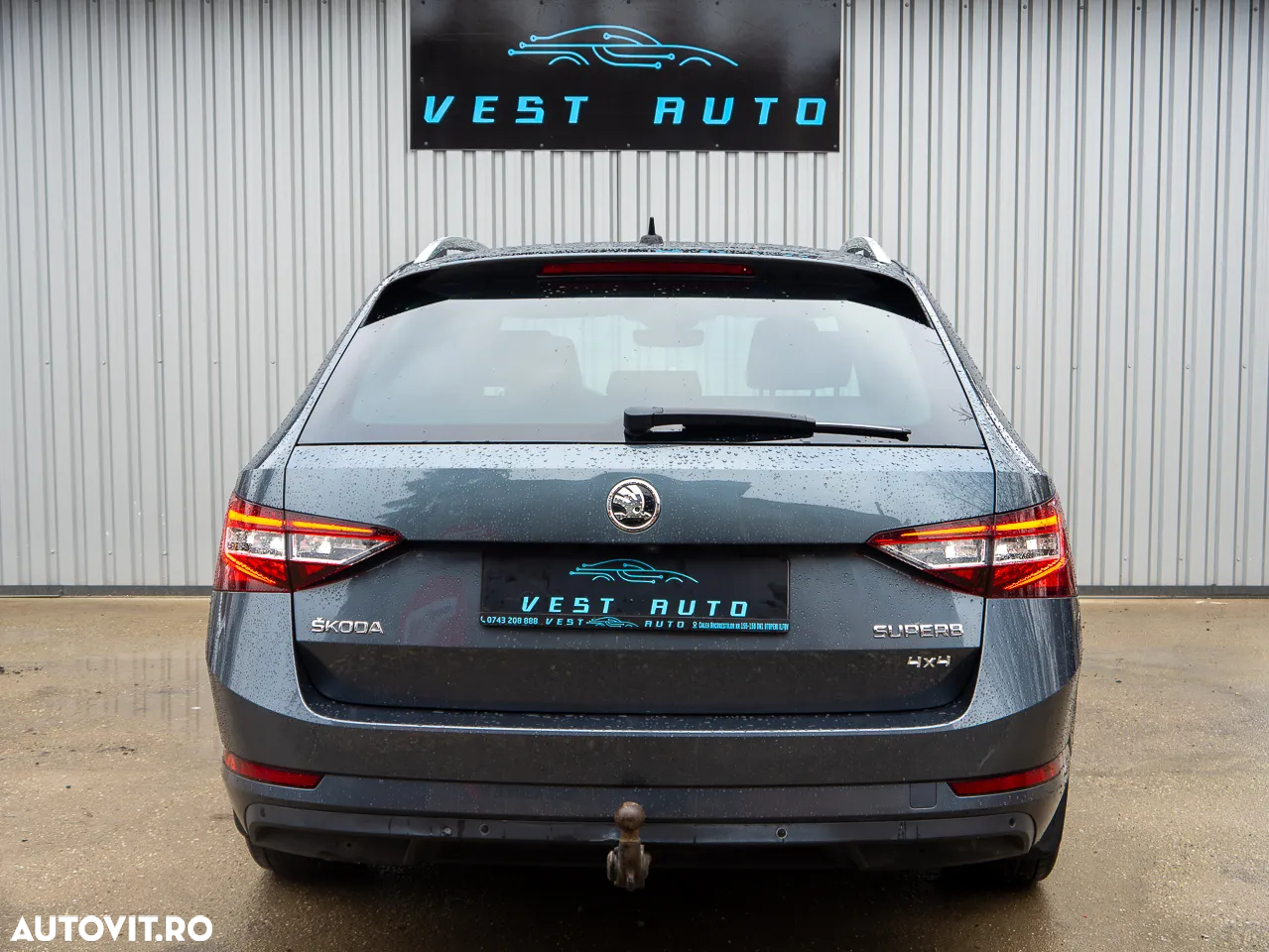 Skoda Superb Combi 2.0 TDI DSG 4X4 Laurin & Klement - 30