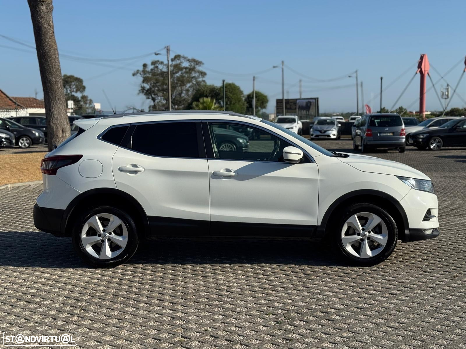 Nissan Qashqai 1.5 dCi N-Connecta - 4