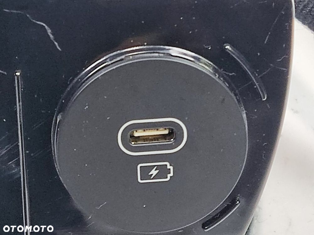 KIA EV6 od 2021r Gniazdo USB Zapalniczki - 3