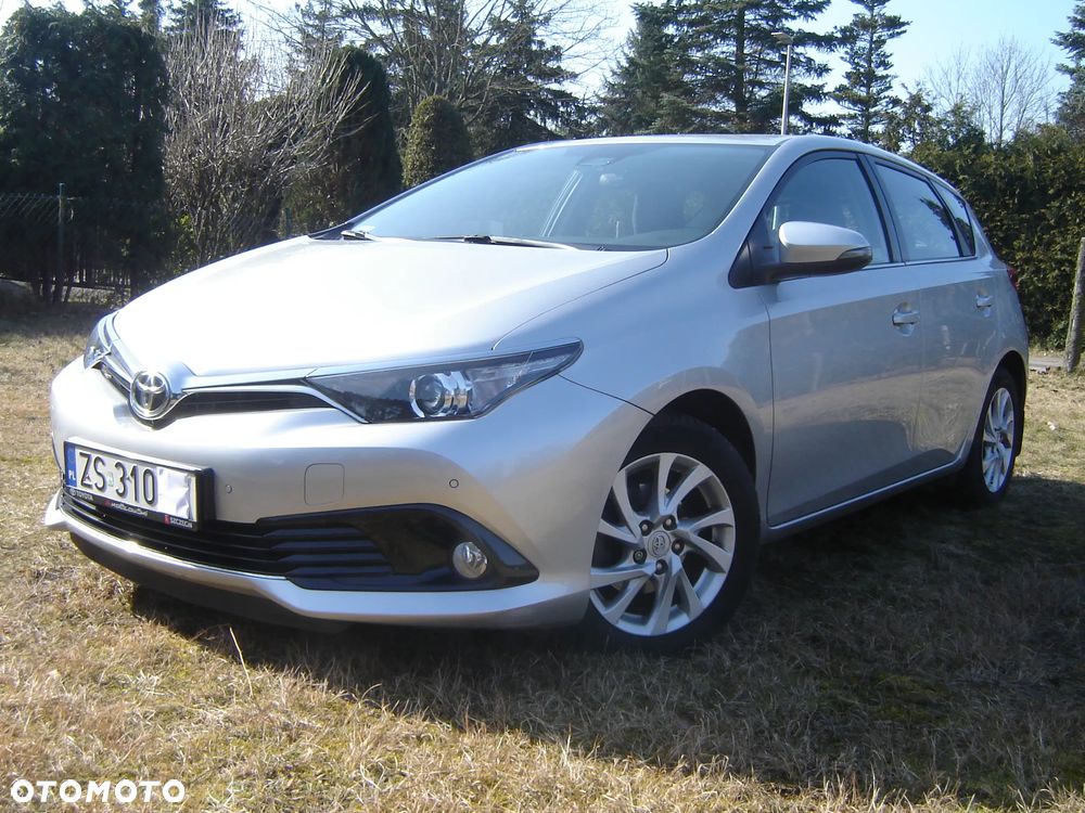 Toyota Auris 1.6 Premium - 1