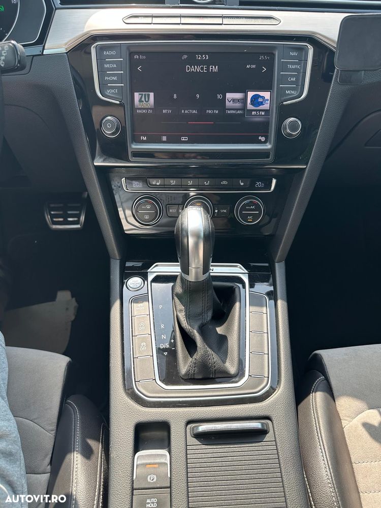Volkswagen Passat 2.0 TDI DSG 4Motion R Executive - 16