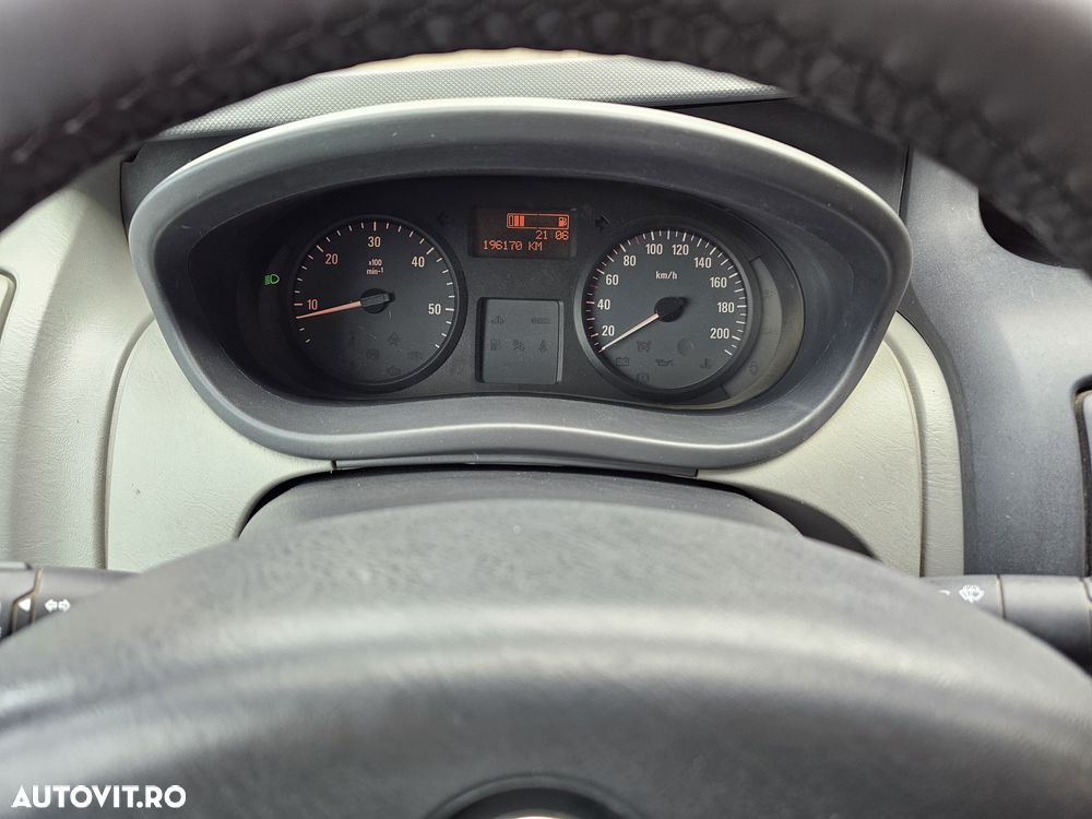 Opel Vivaro - 17